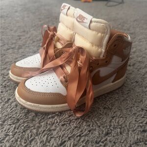 Nike air Jordan 1 Kids High-Top Sneakers - Brown and White size 12c